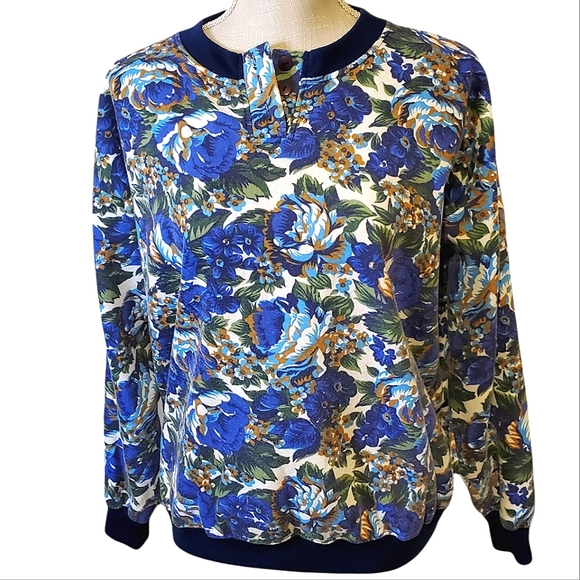 VINTAGE PEBBLE COURT | Women's blue floral button crew-neck sweater. Size large. - Picture 1 of 5